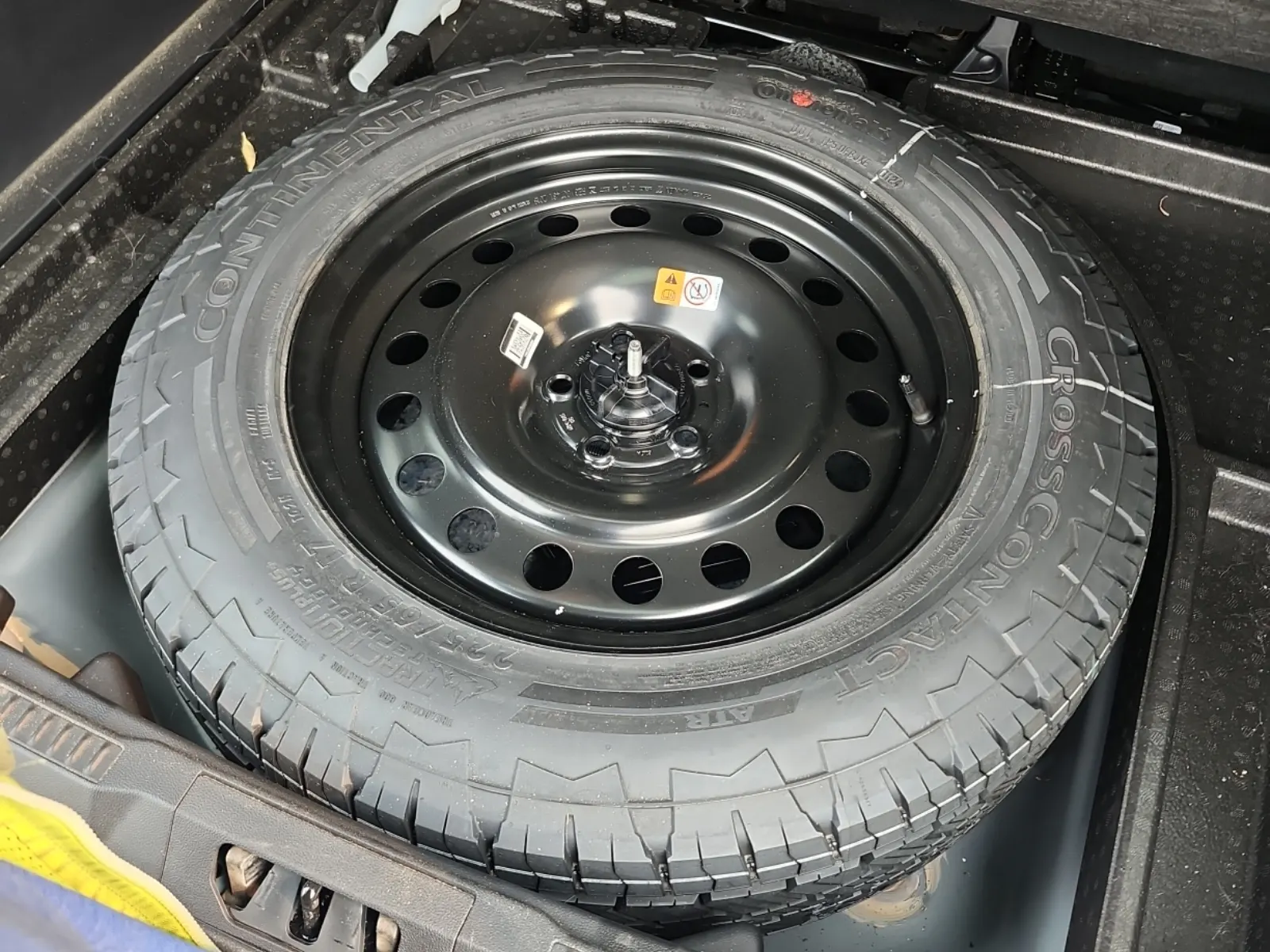 Spare Tire & Wheel Photo