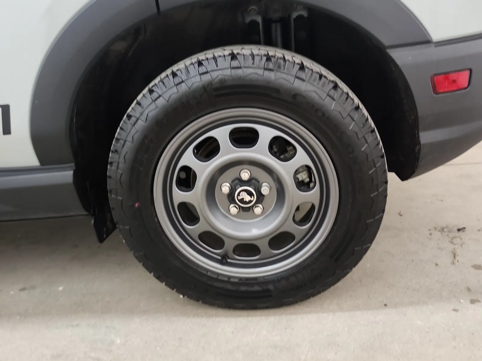 Left Rear Wheel/Tire Photo