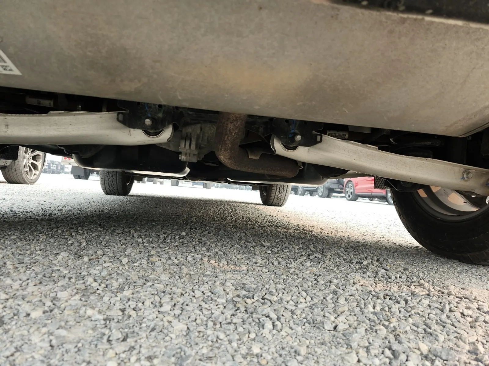 Undercarriage - Rear Photo