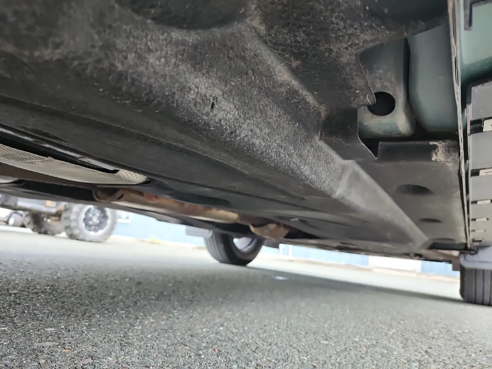 Undercarriage - Passenger Photo