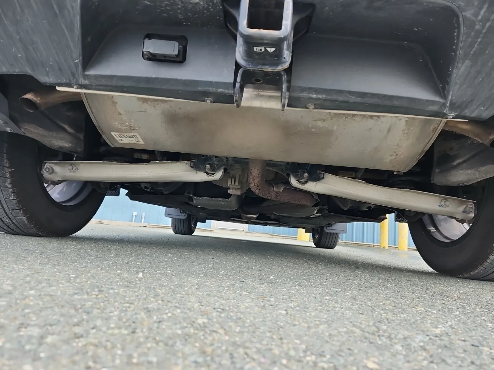Undercarriage - Rear Photo