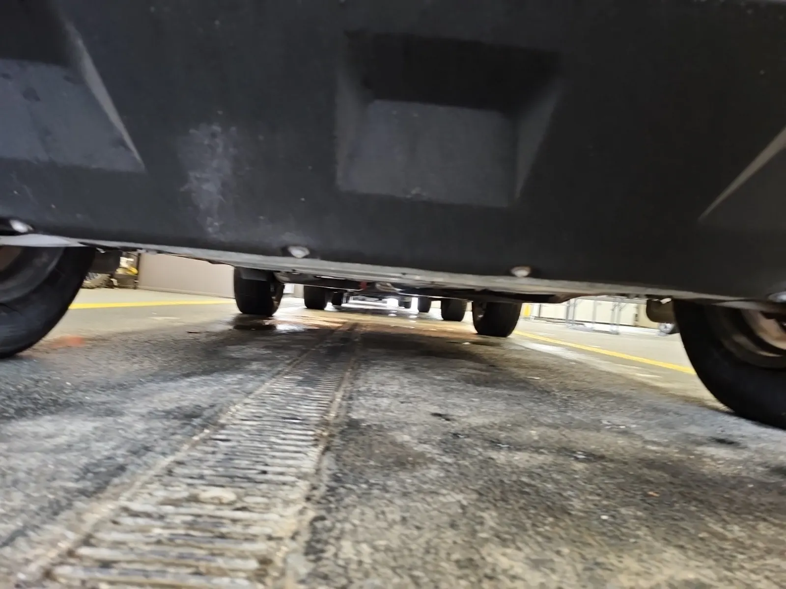 Undercarriage - Front Photo