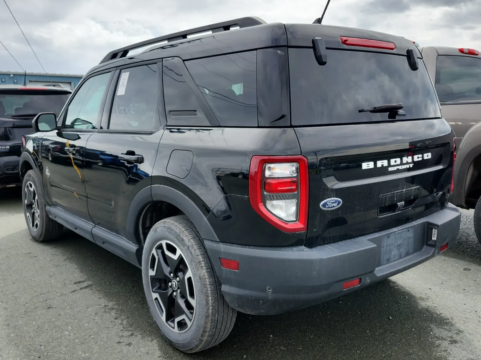 Driver Rear 3/4 Photo