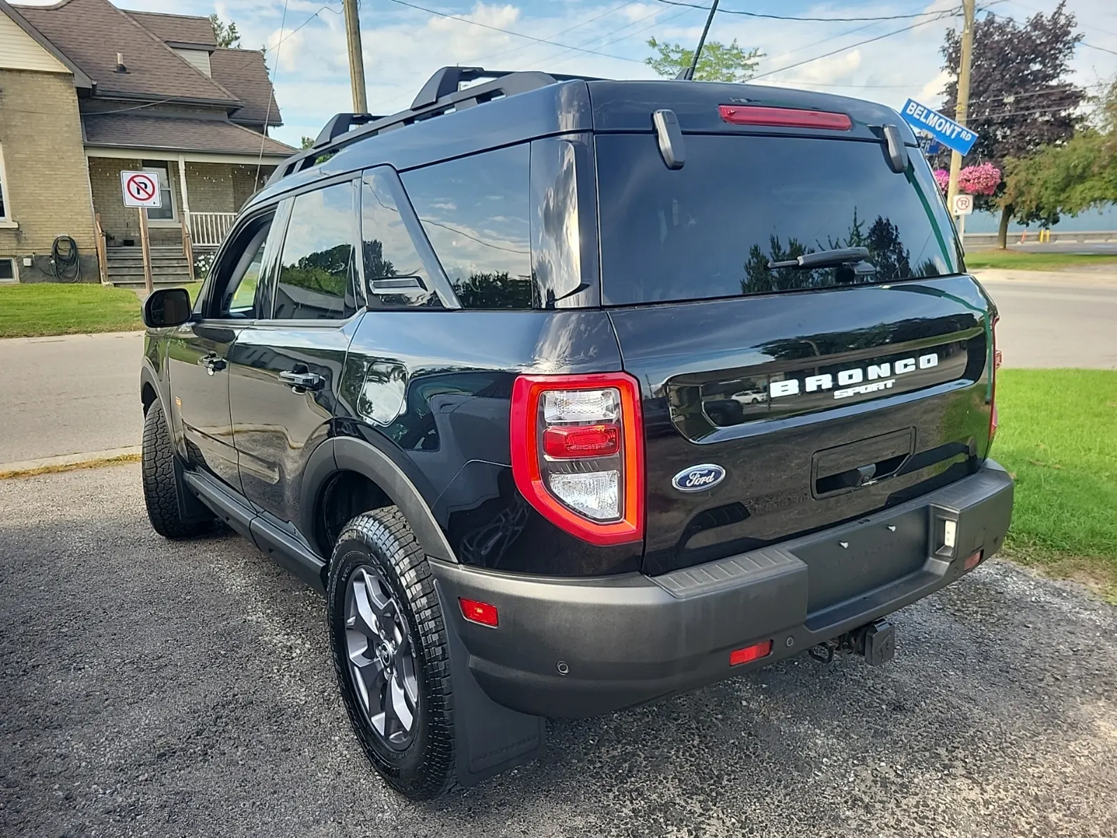 Driver Rear 3/4 Photo
