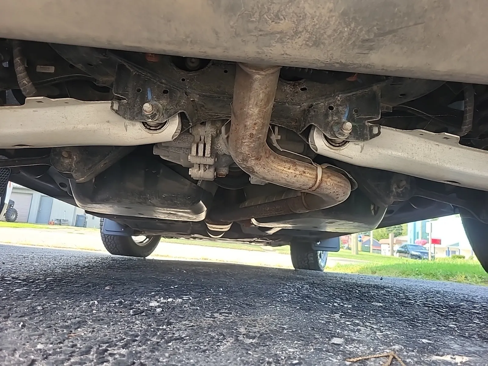 Undercarriage - Rear Photo