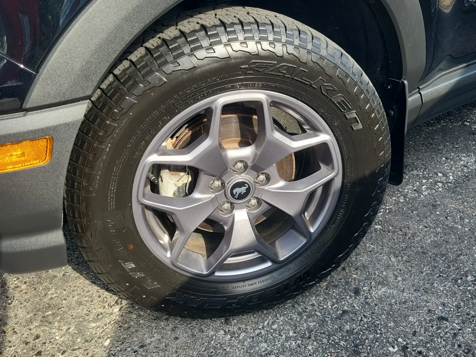 Front driver wheel/tire photo