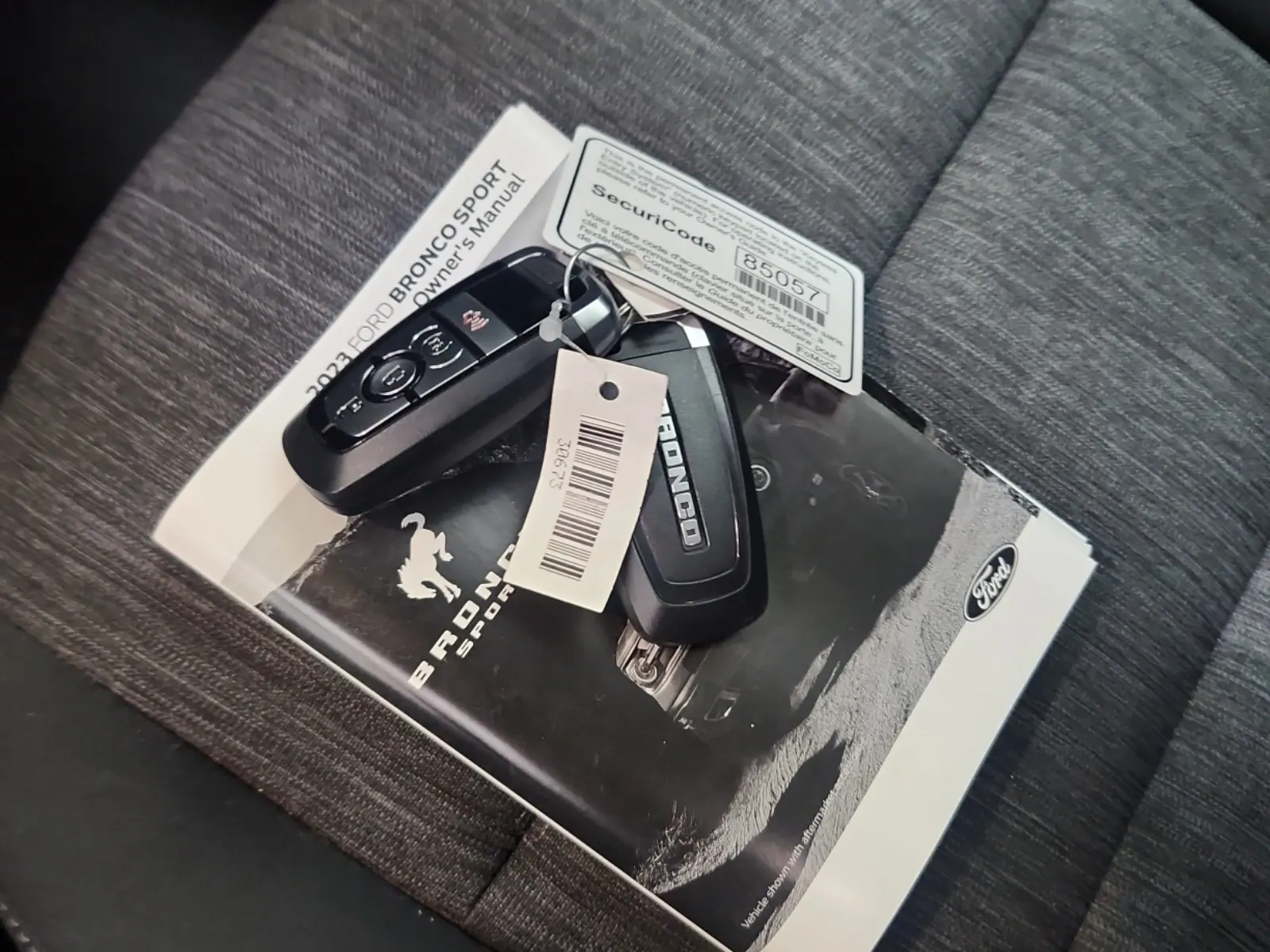 Keys/Fobs/Manual Photo