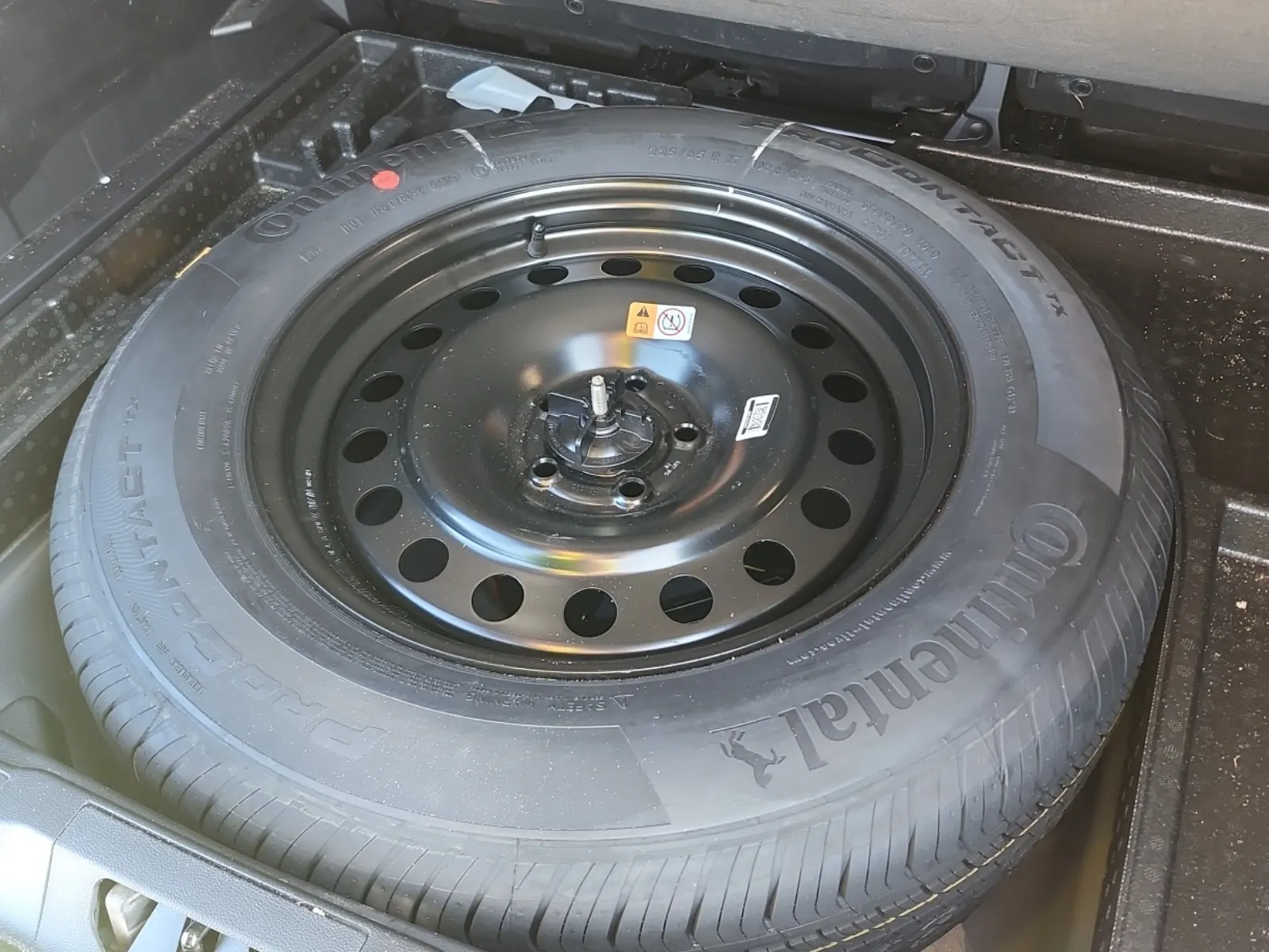 Spare Tire & Wheel Photo
