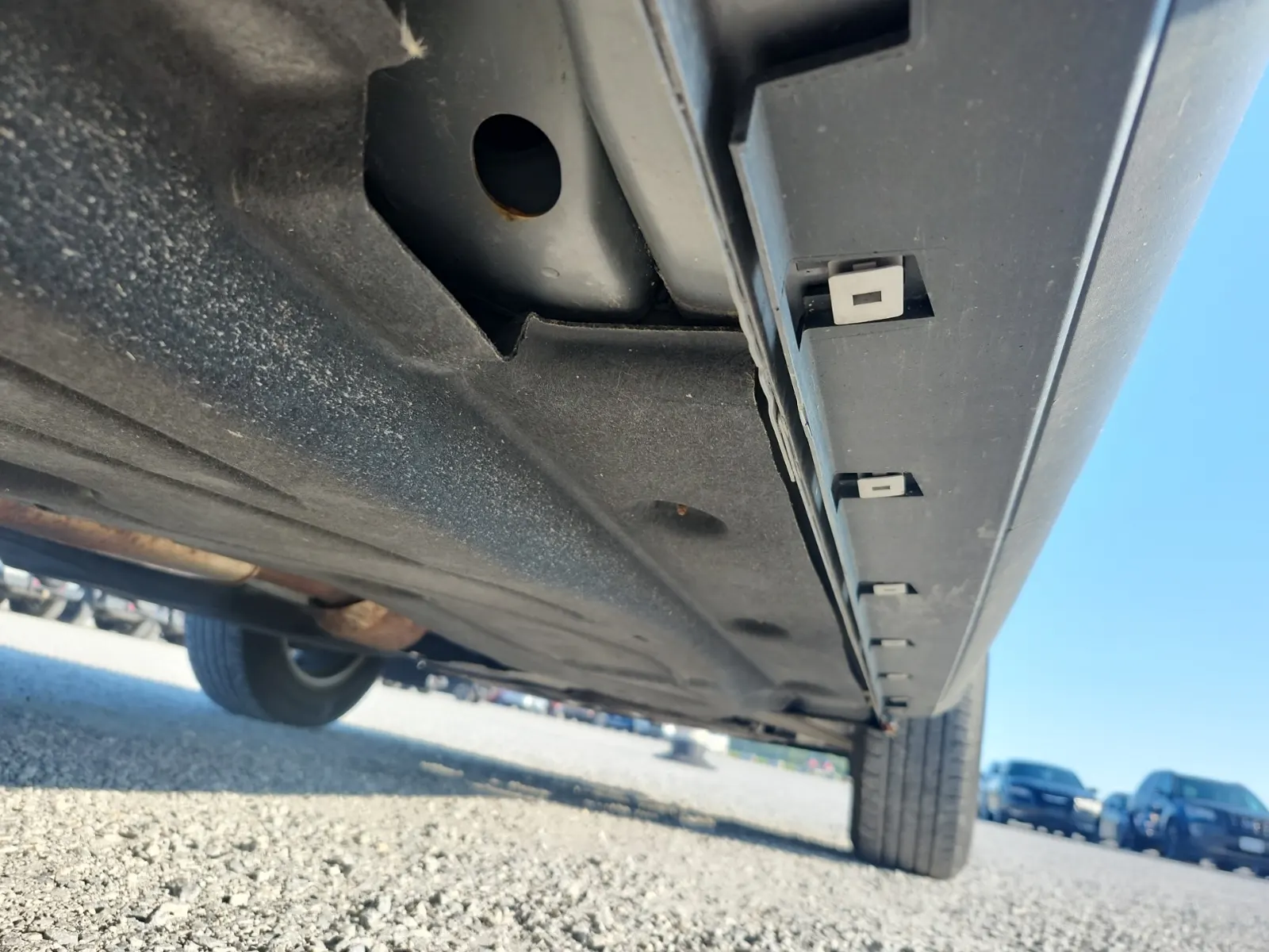 Undercarriage - Passenger Photo