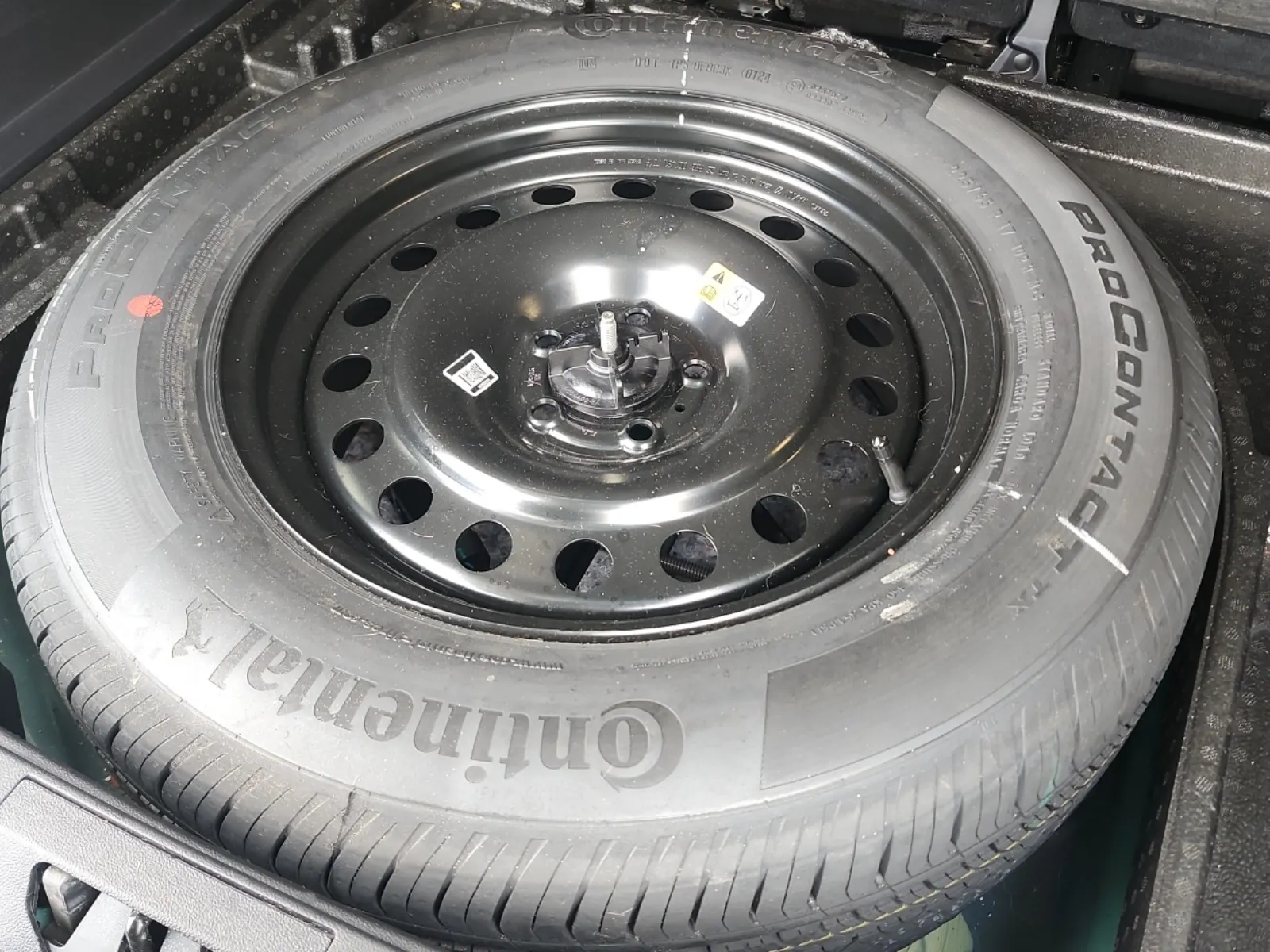 Spare Tire & Wheel Photo