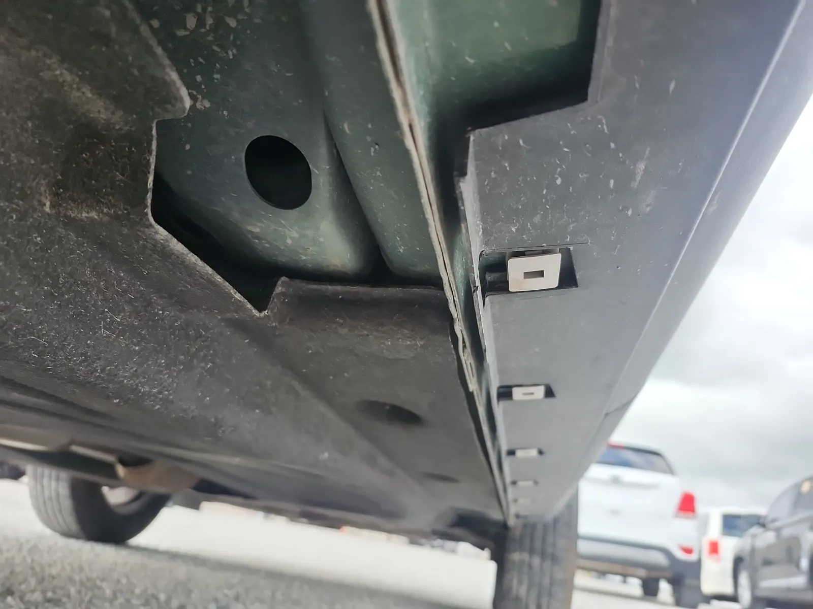 Undercarriage - Passenger Photo