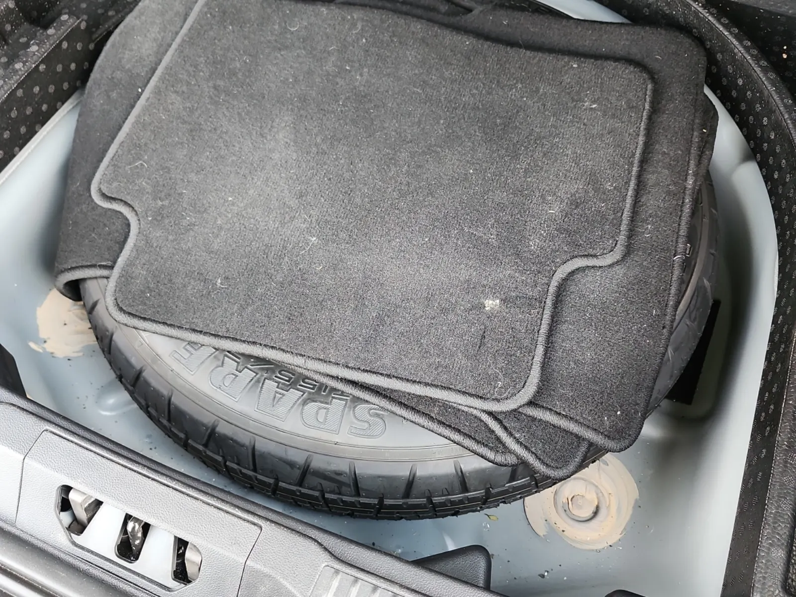 Spare Tire & Wheel Photo