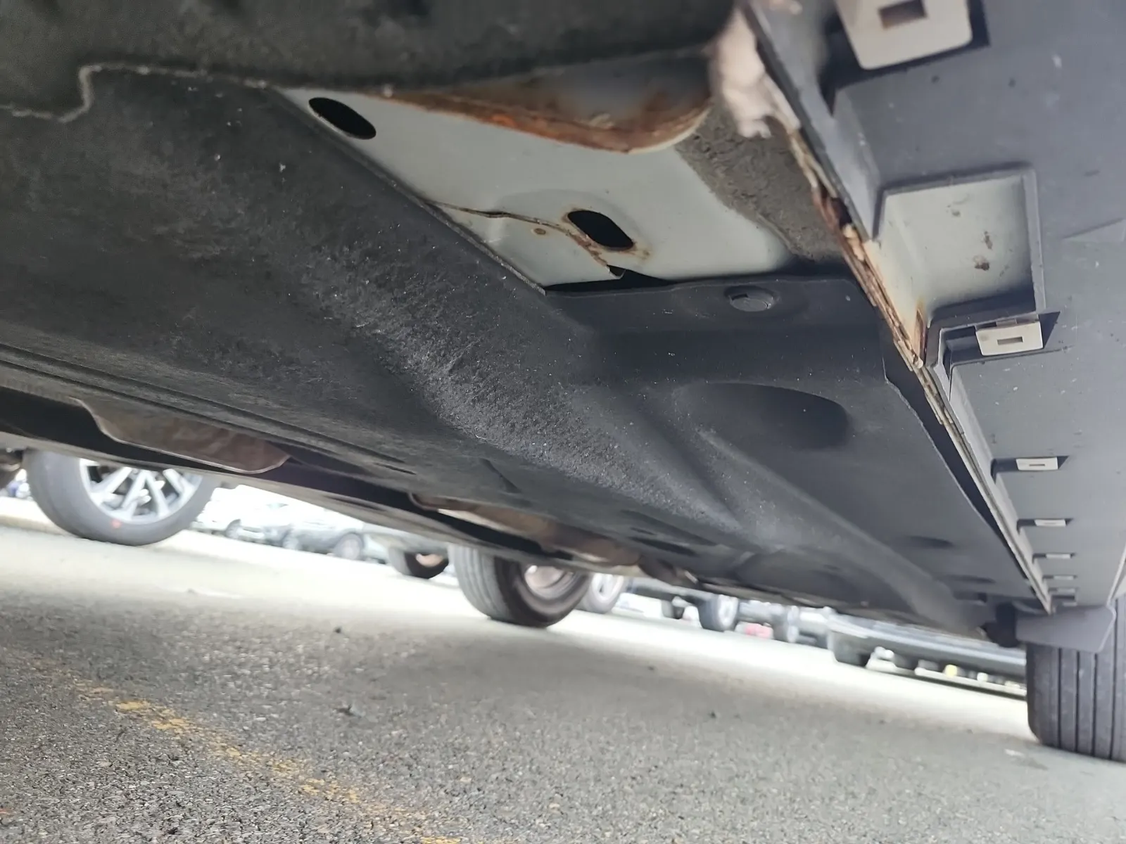 Undercarriage - Driver Photo