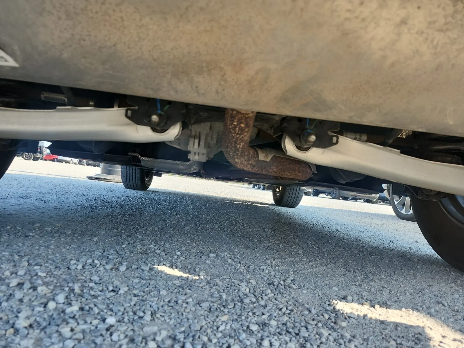 Undercarriage - Rear Photo