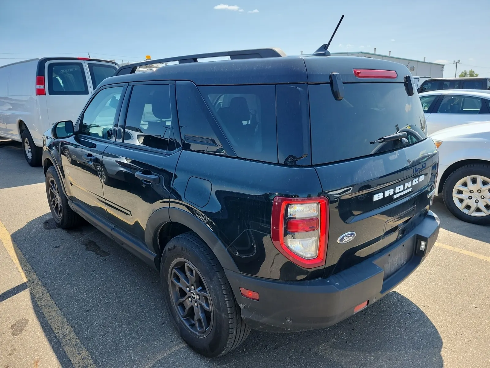 Driver Rear 3/4 Photo