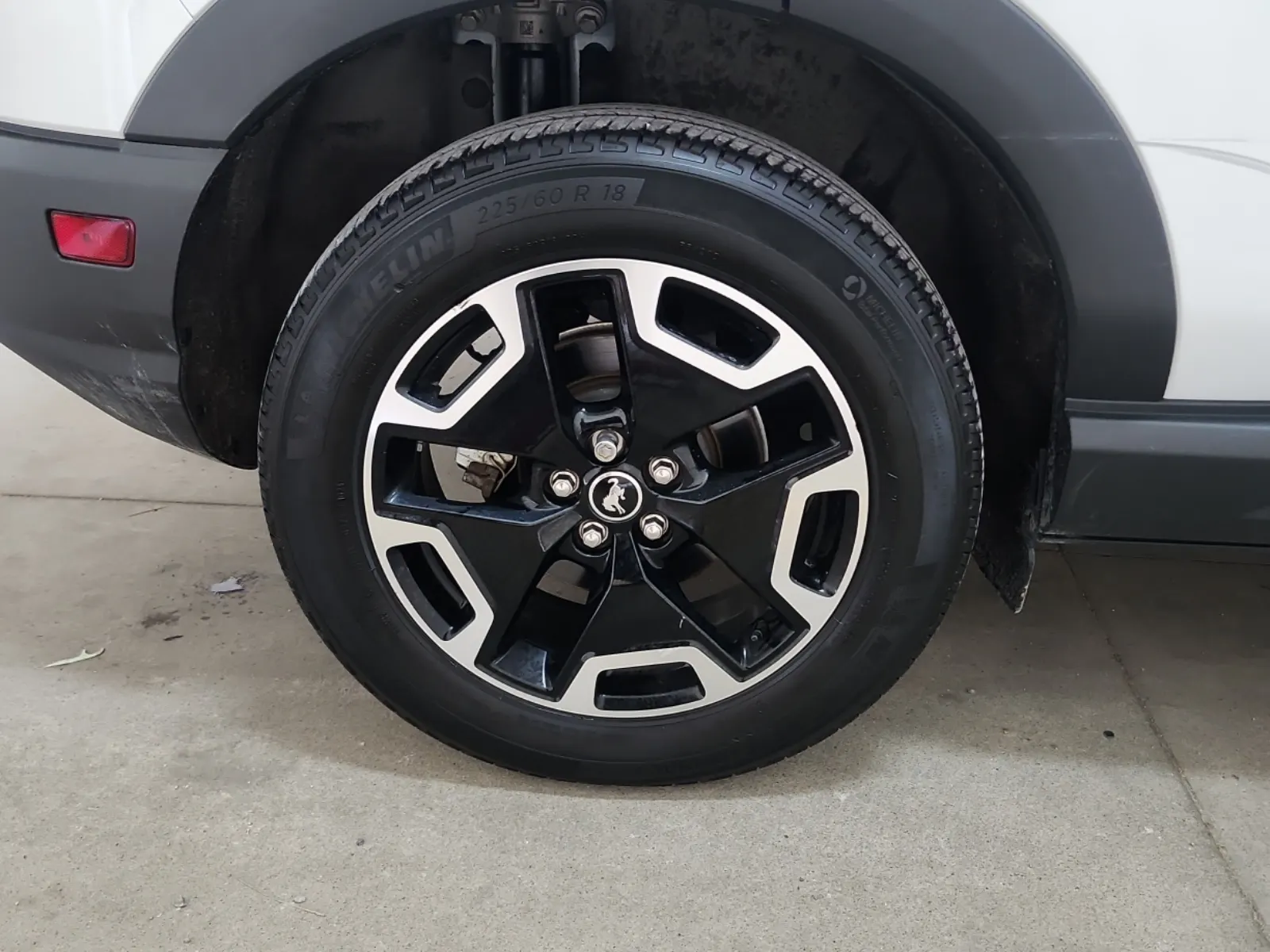 Right Rear Wheel/Tire Photo