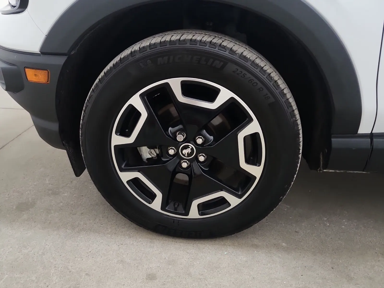 Front driver wheel/tire photo