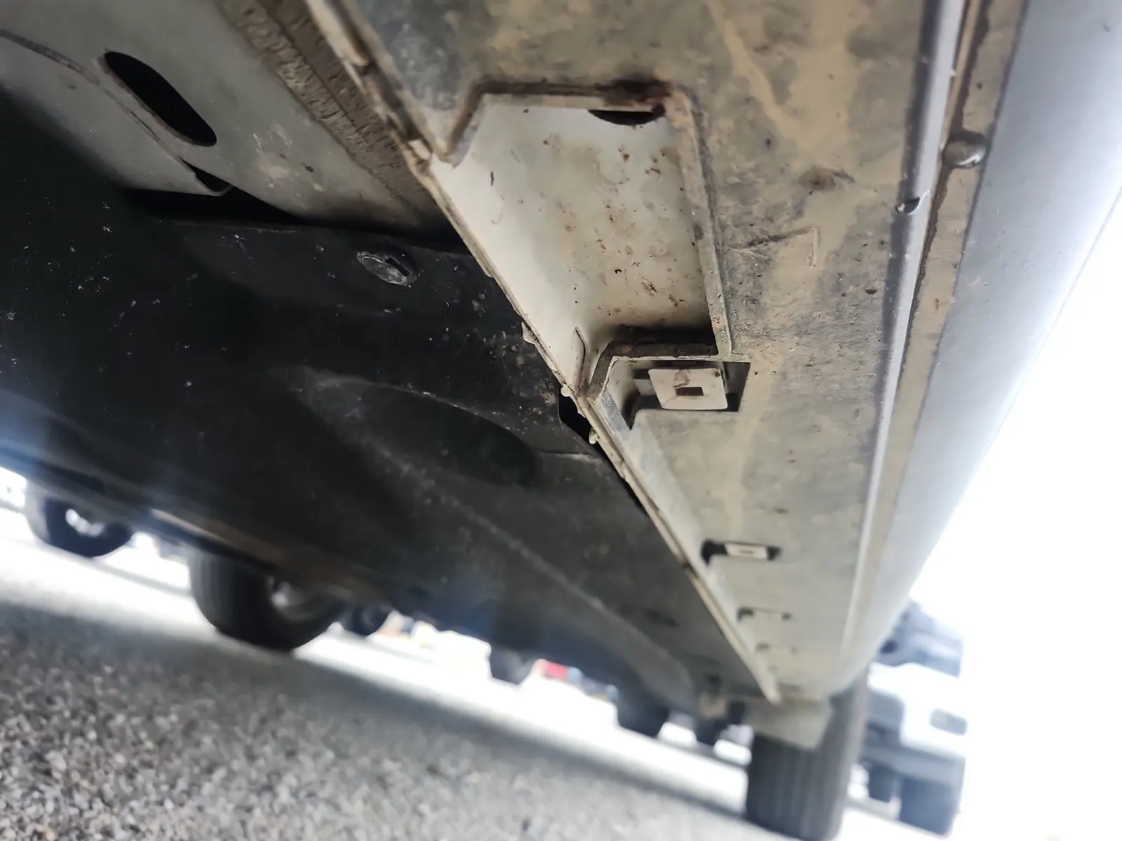 Undercarriage - Driver Photo