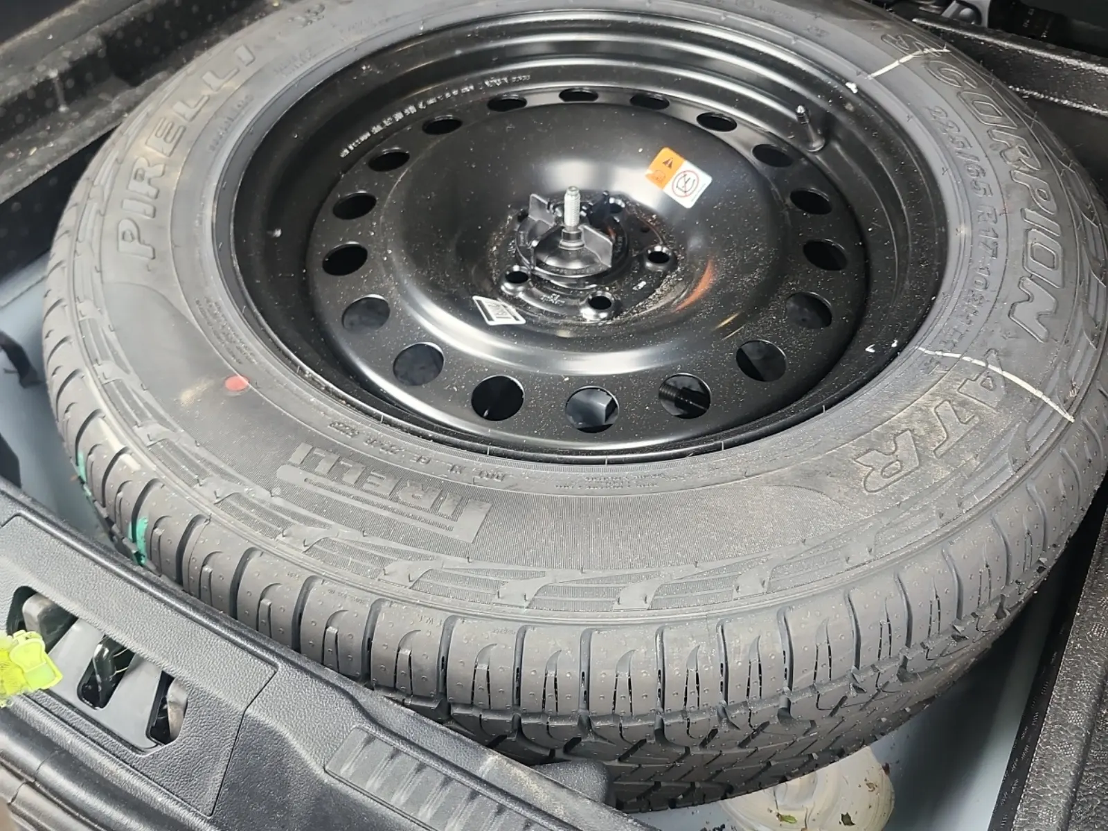 Spare Tire & Wheel Photo