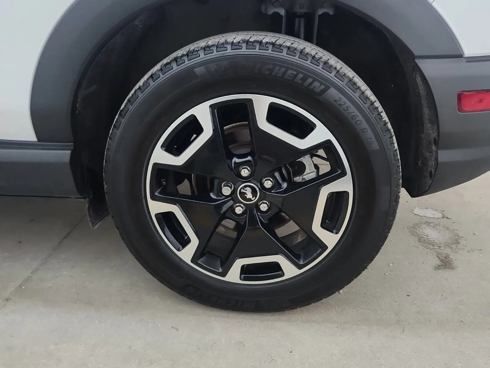 Left Rear Wheel/Tire Photo