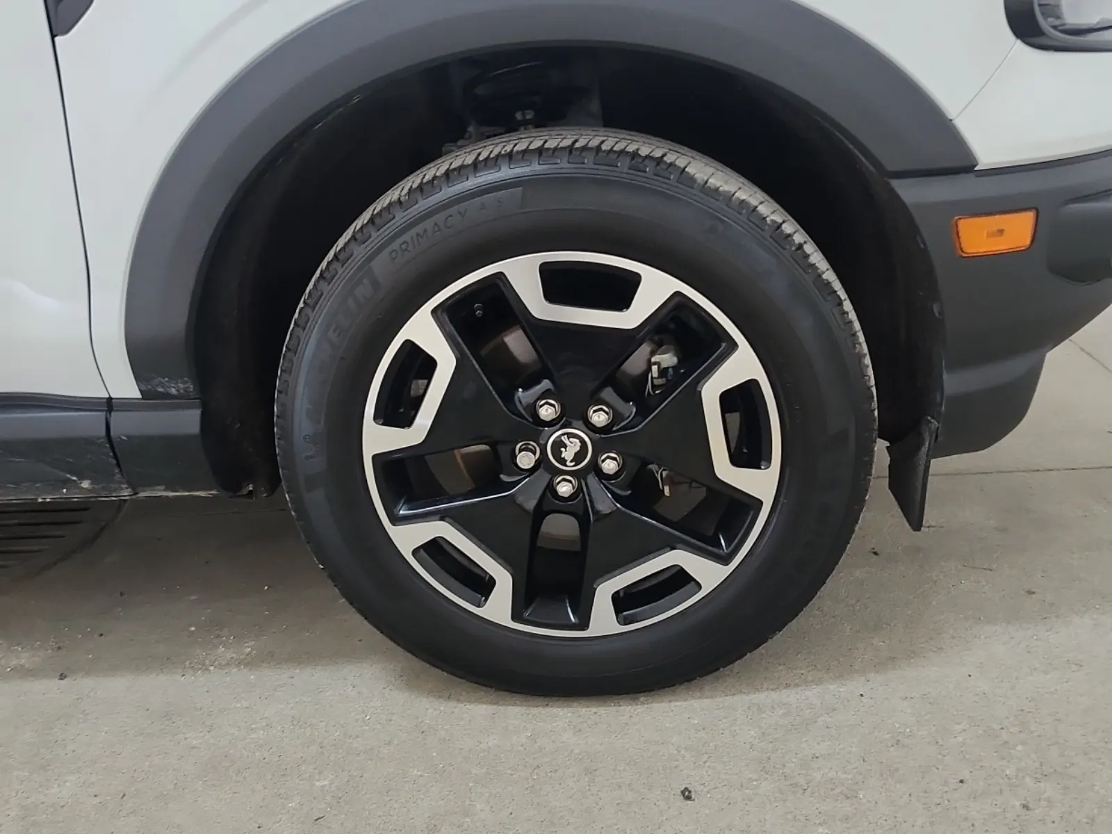 Right Front Wheel/Tire Photo