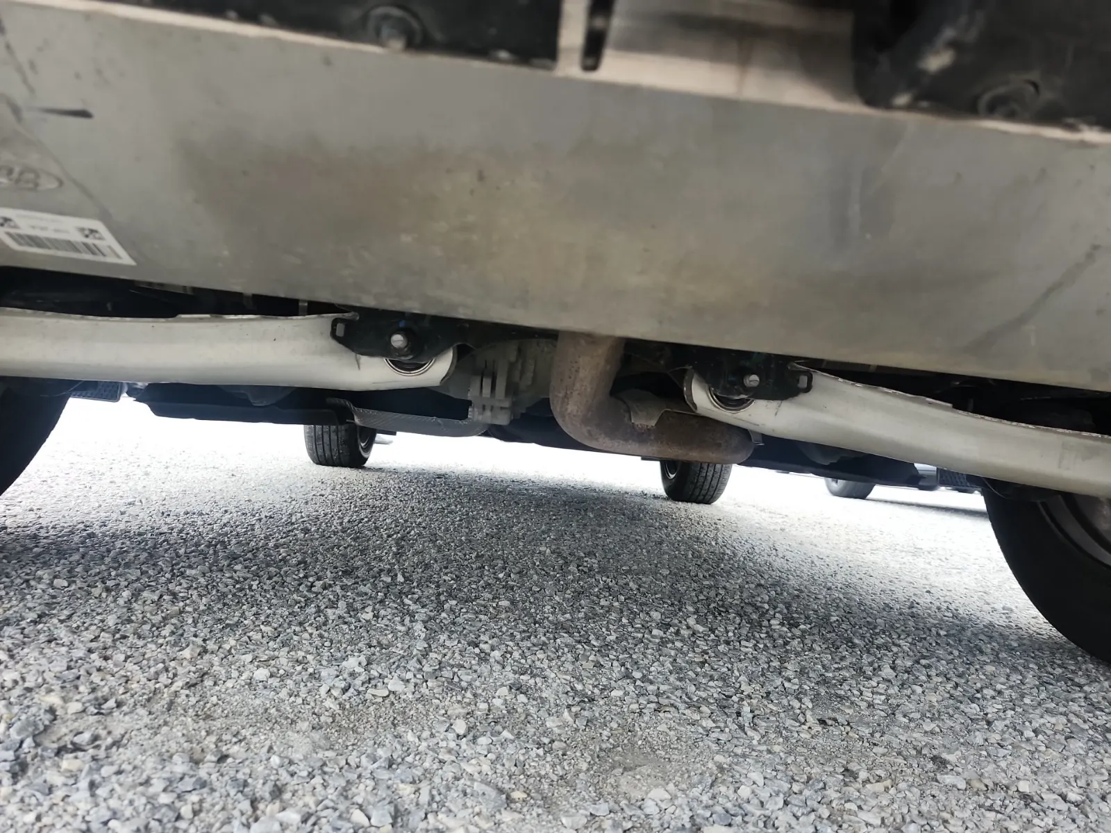 Undercarriage - Rear Photo