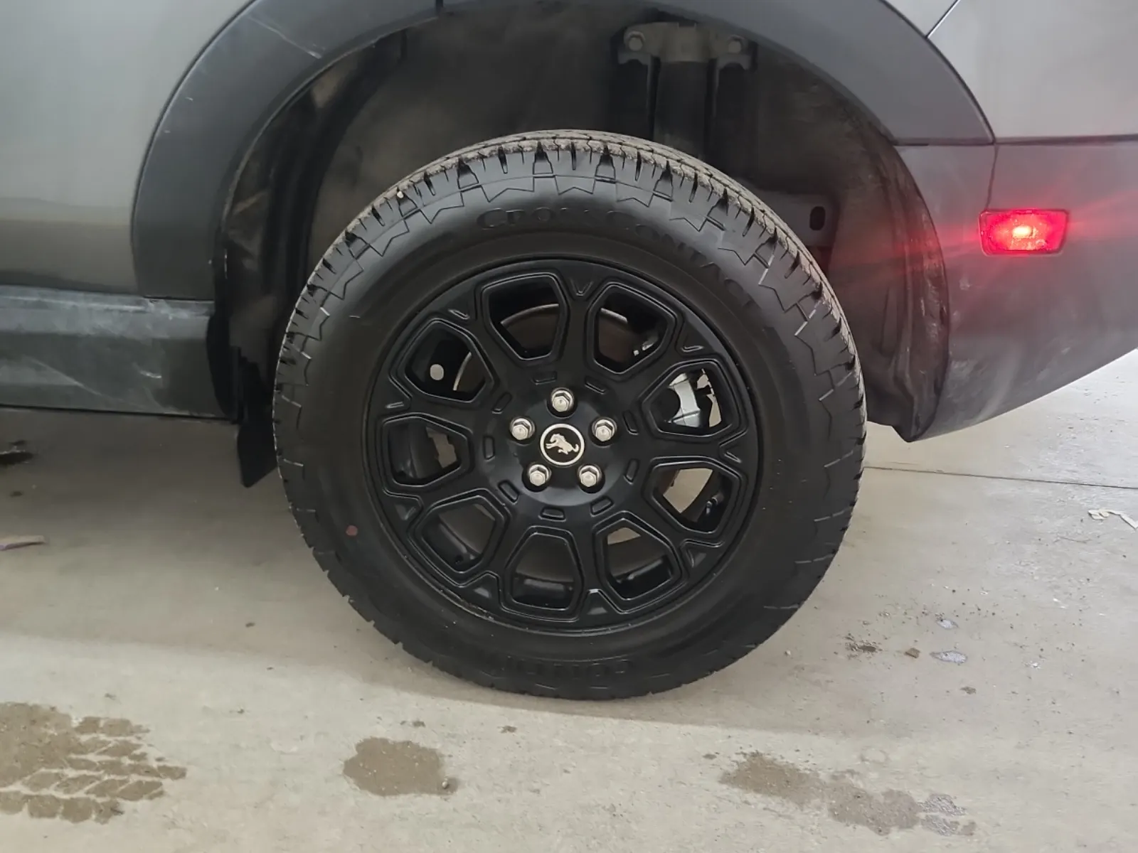 Left Rear Wheel/Tire Photo