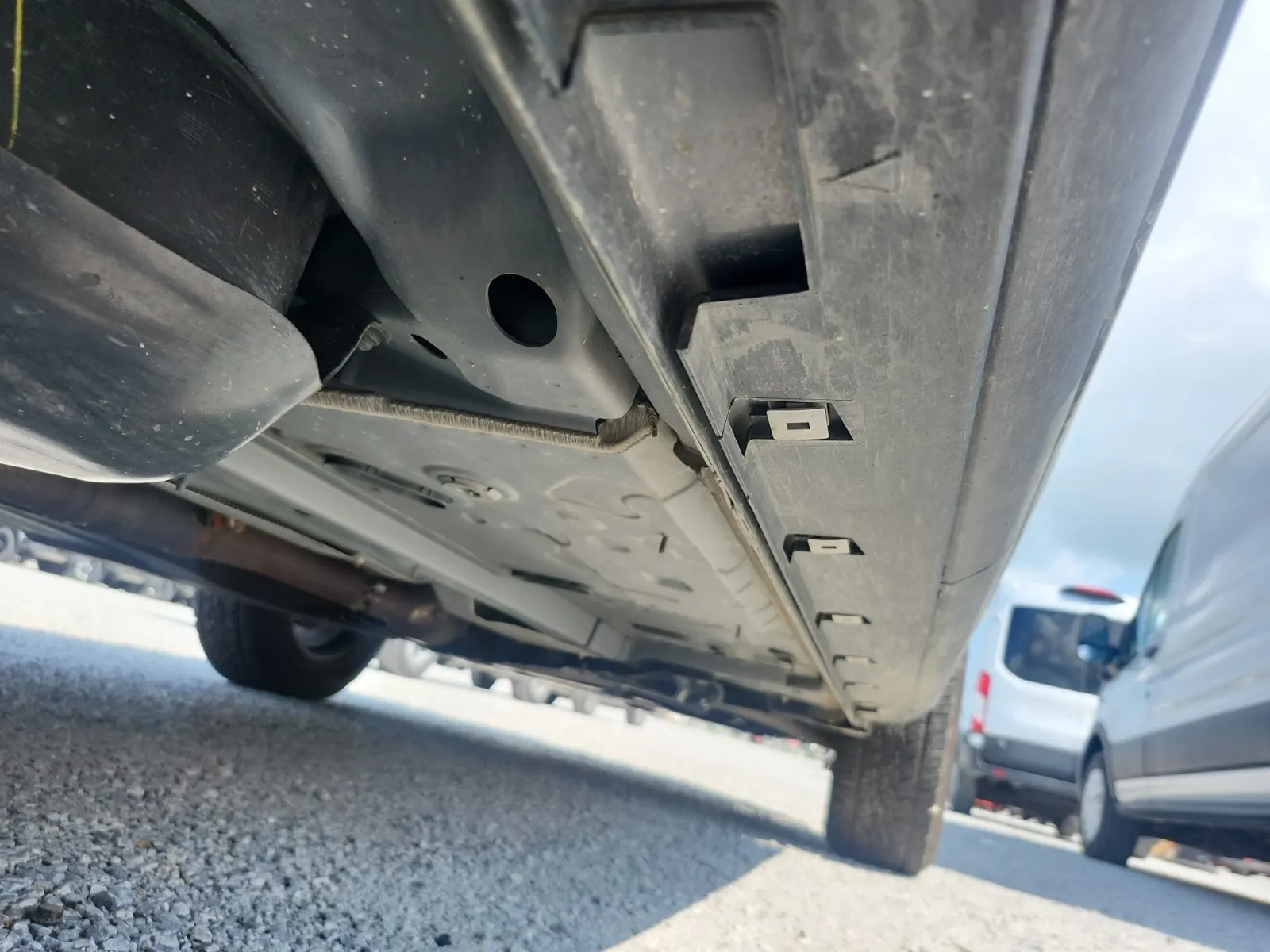 Undercarriage - Passenger Photo