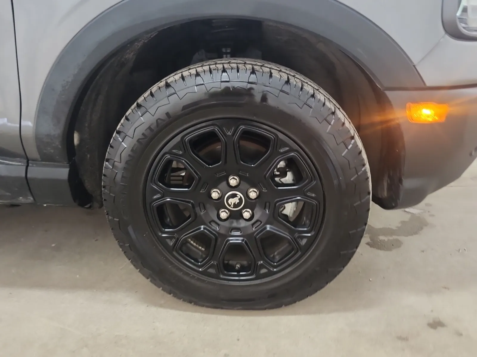 Right Front Wheel/Tire Photo
