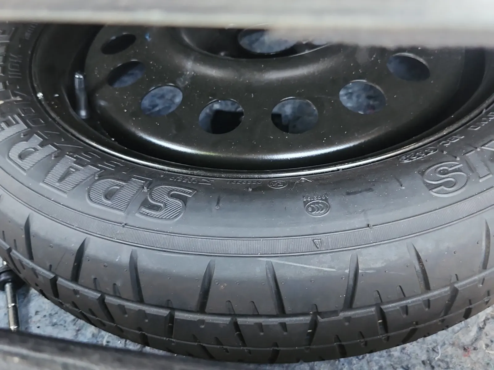 Spare Tire & Wheel Photo
