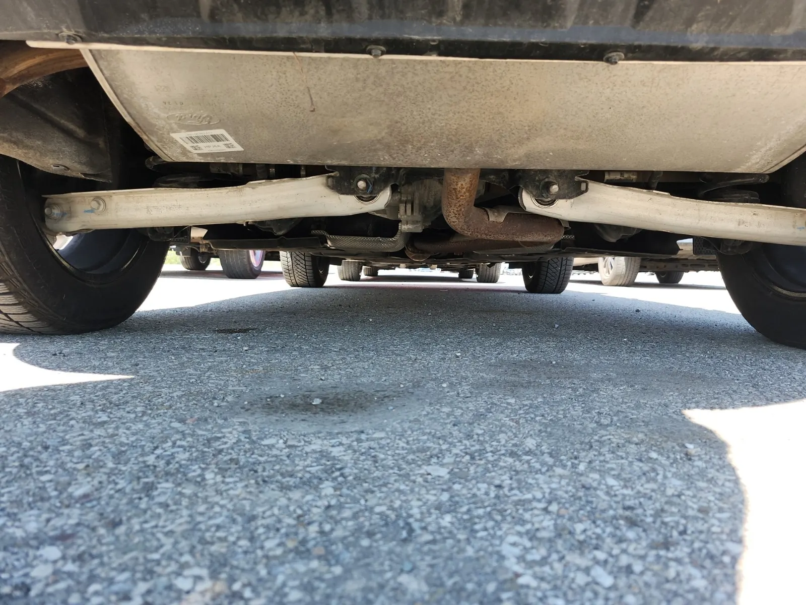 Undercarriage - Rear Photo