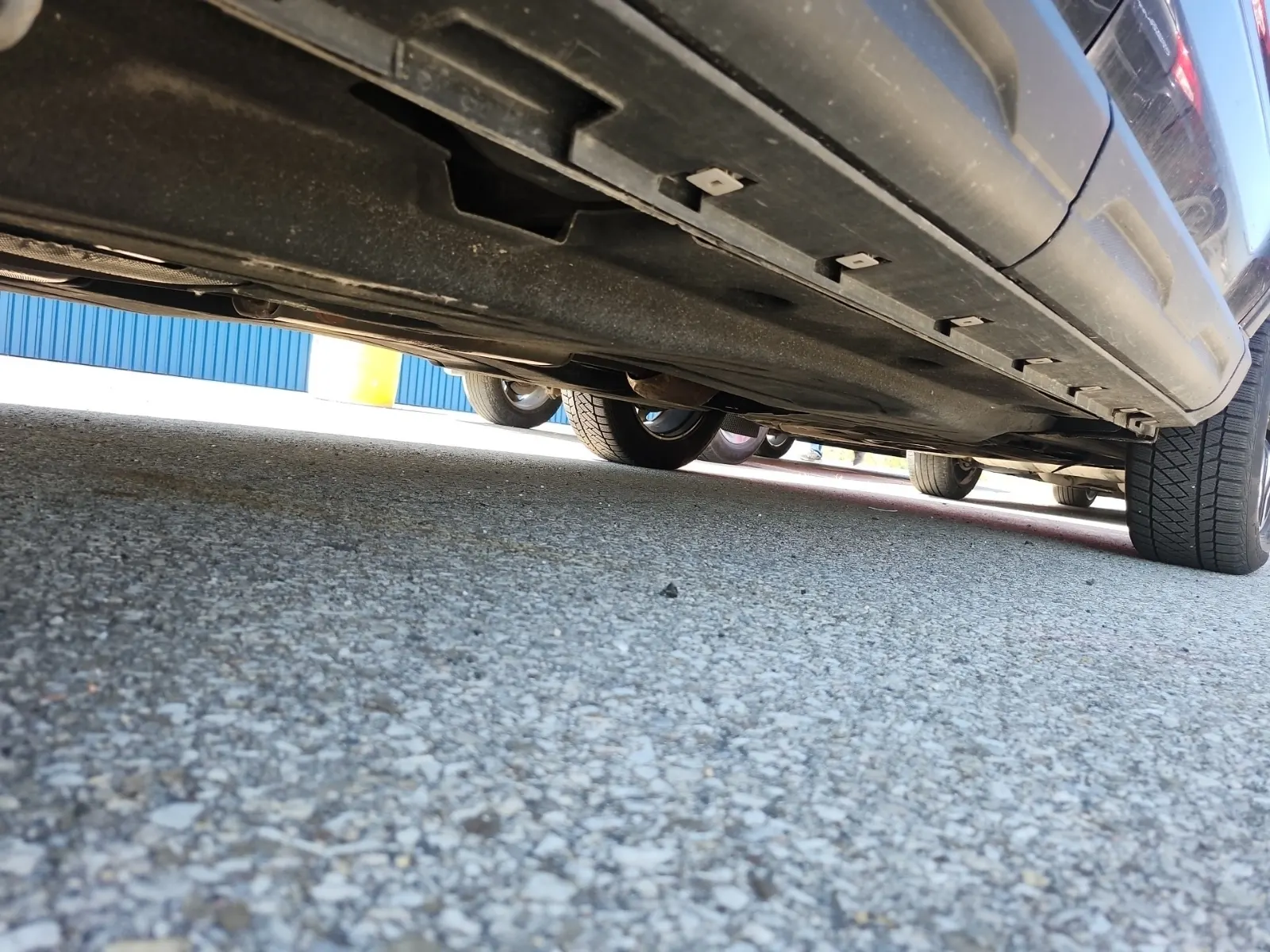 Undercarriage - Passenger Photo