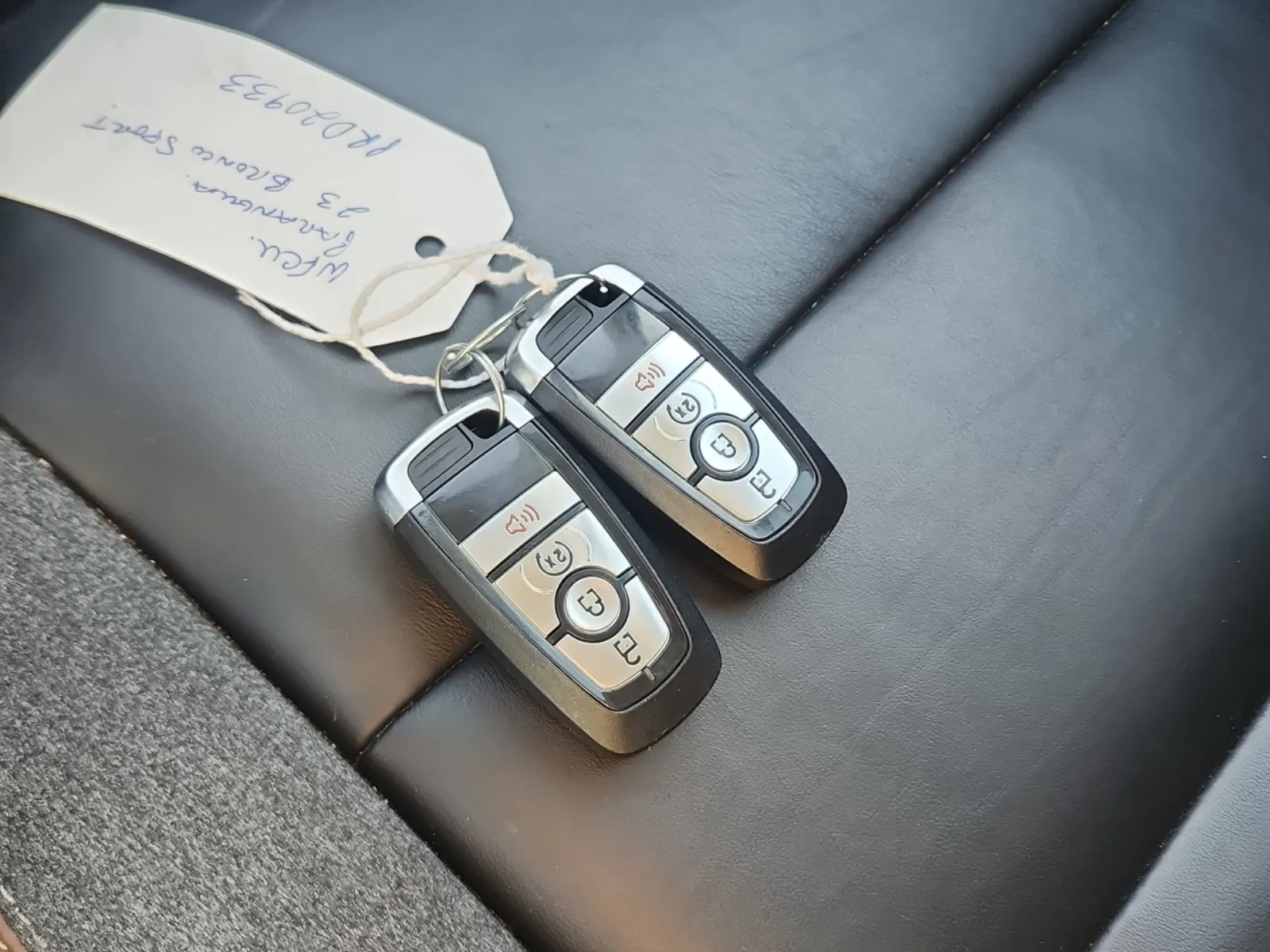 Keys/Fobs/Manual Photo