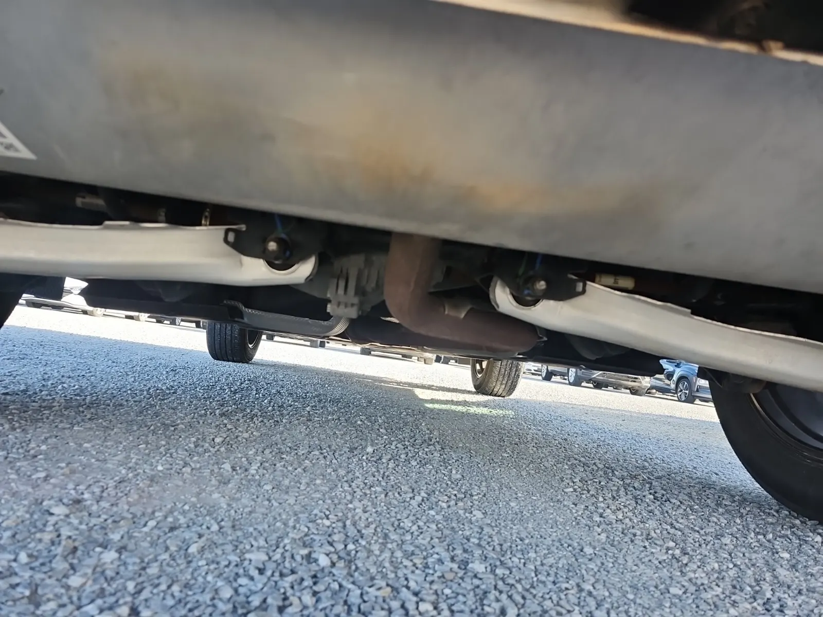 Undercarriage - Rear Photo