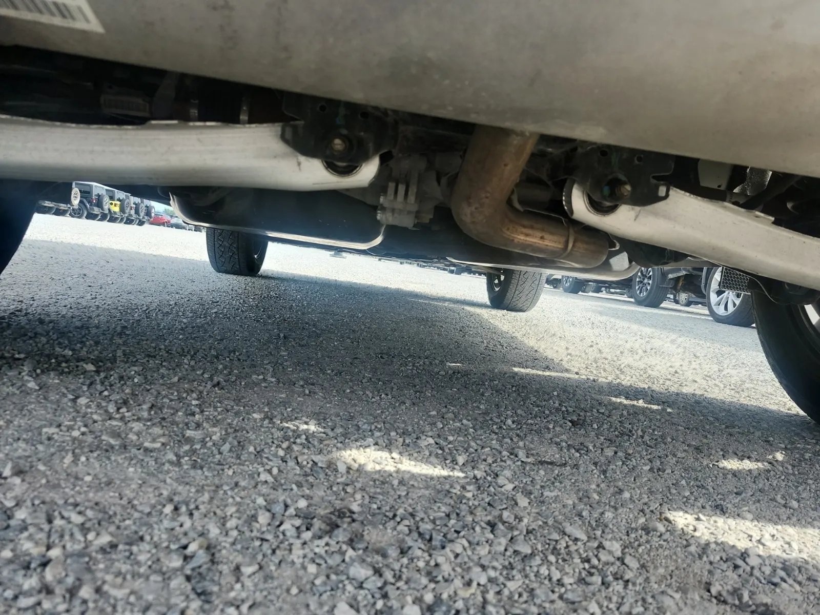 Undercarriage - Rear Photo