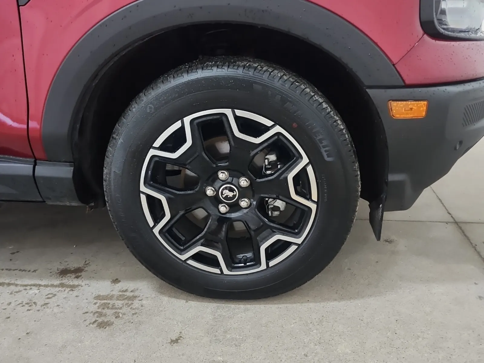 Right Front Wheel/Tire Photo