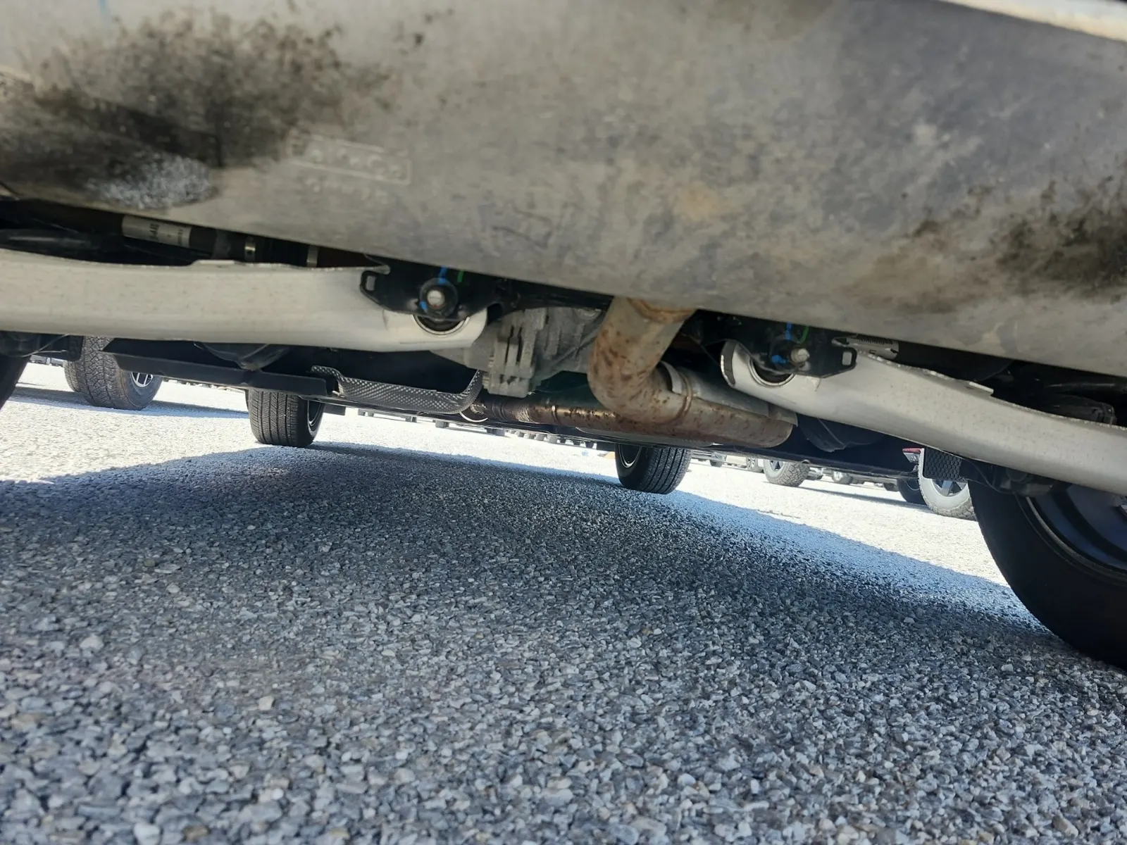 Undercarriage - Rear Photo