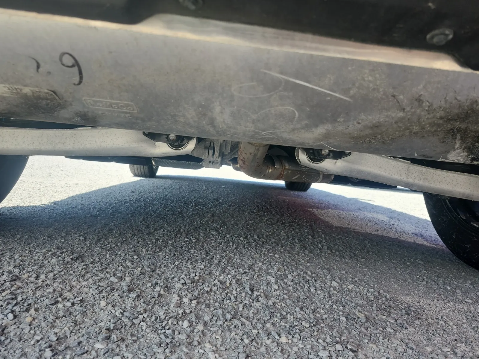 Undercarriage - Rear Photo