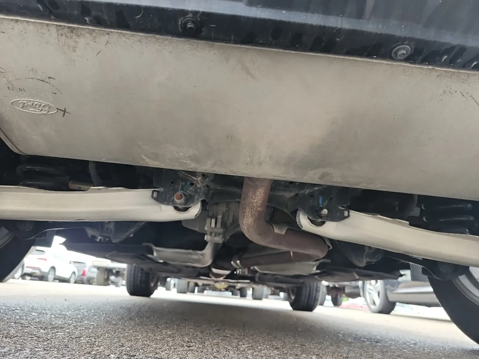 Undercarriage - Rear Photo