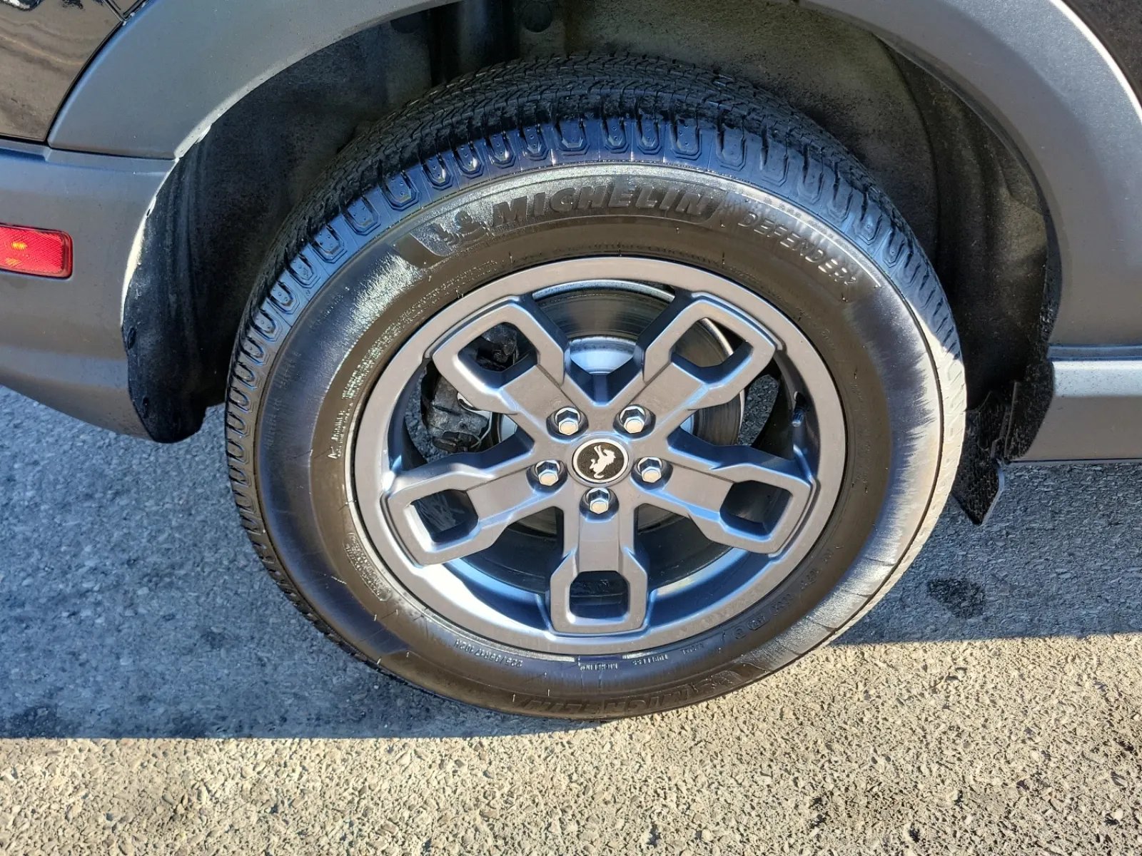Right Rear Wheel/Tire Photo