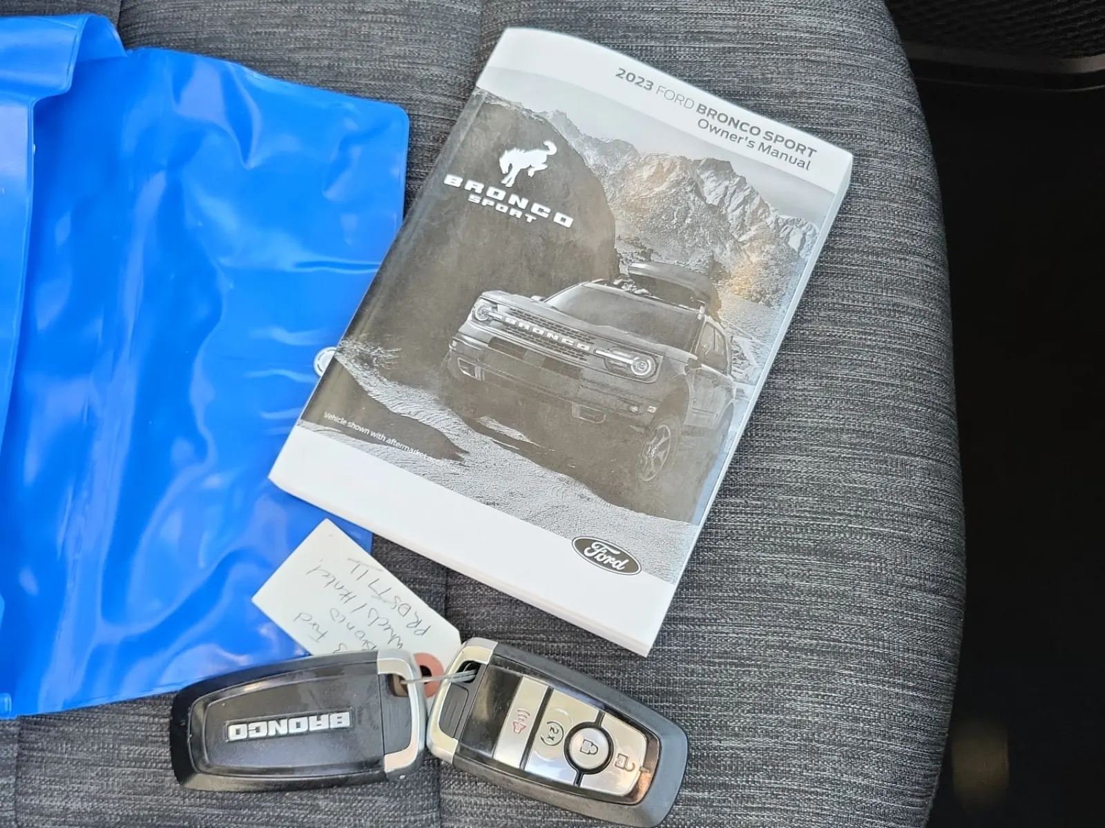 Keys/Fobs/Manual Photo