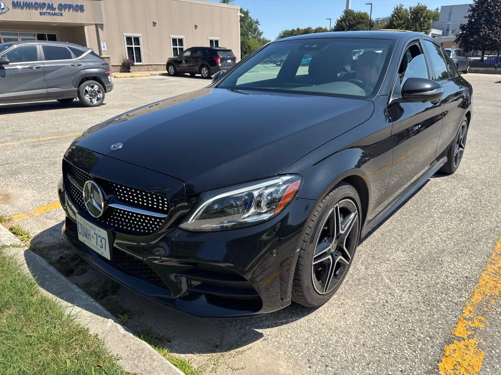 3/4 Front (Main image)