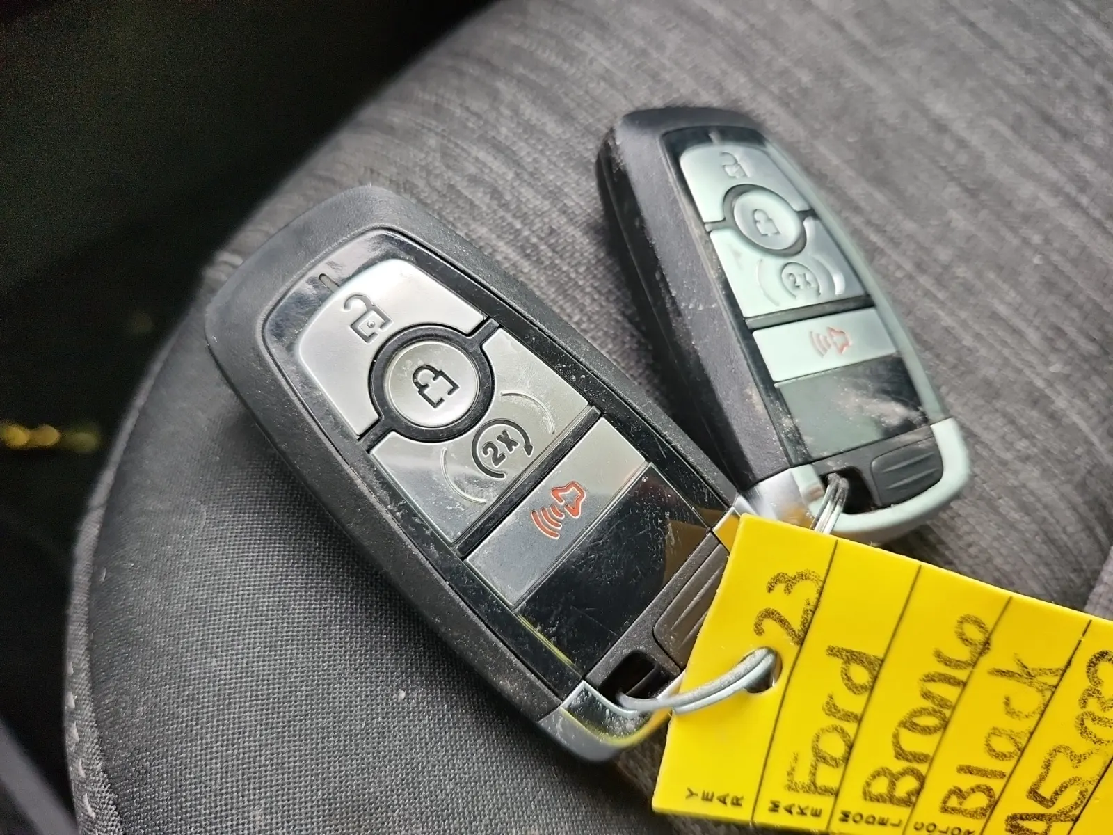 Keys/Fobs/Manual Photo