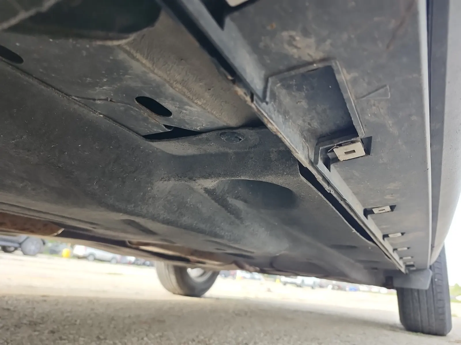 Undercarriage - Driver Photo