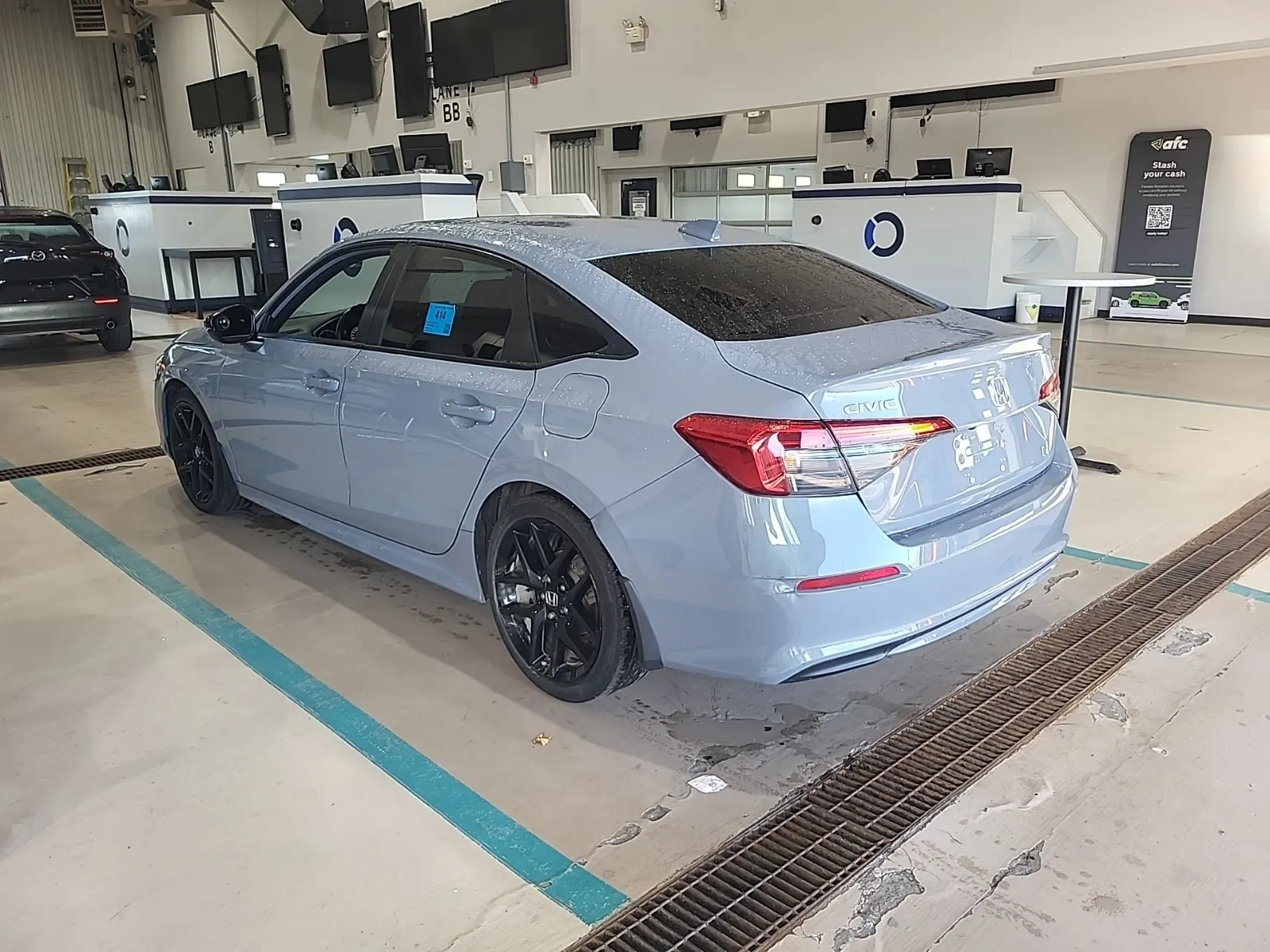 Driver Rear 3/4 Photo