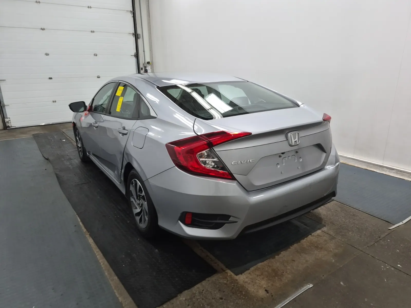 Driver Rear 3/4 Photo