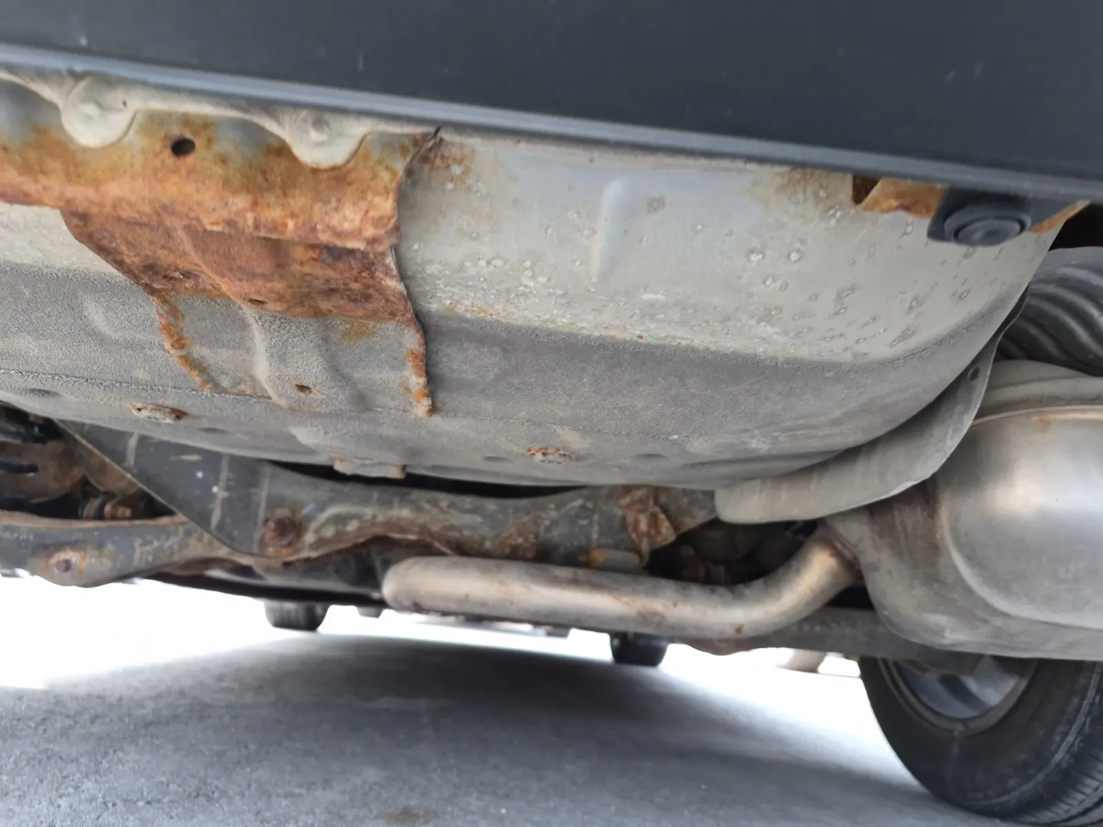 Undercarriage - Rear Photo