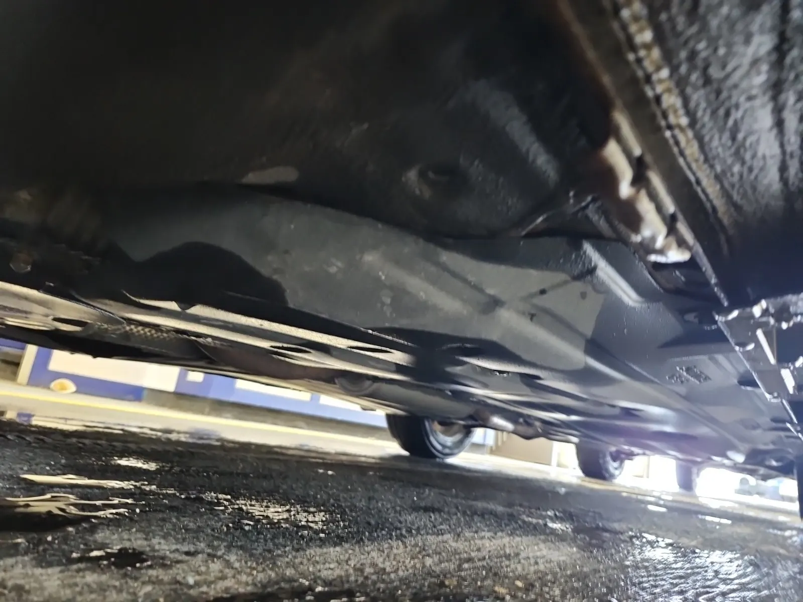 Undercarriage - Driver Photo