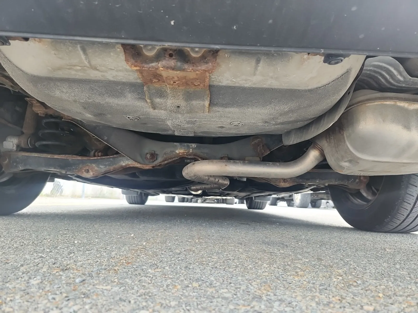 Undercarriage - Rear Photo