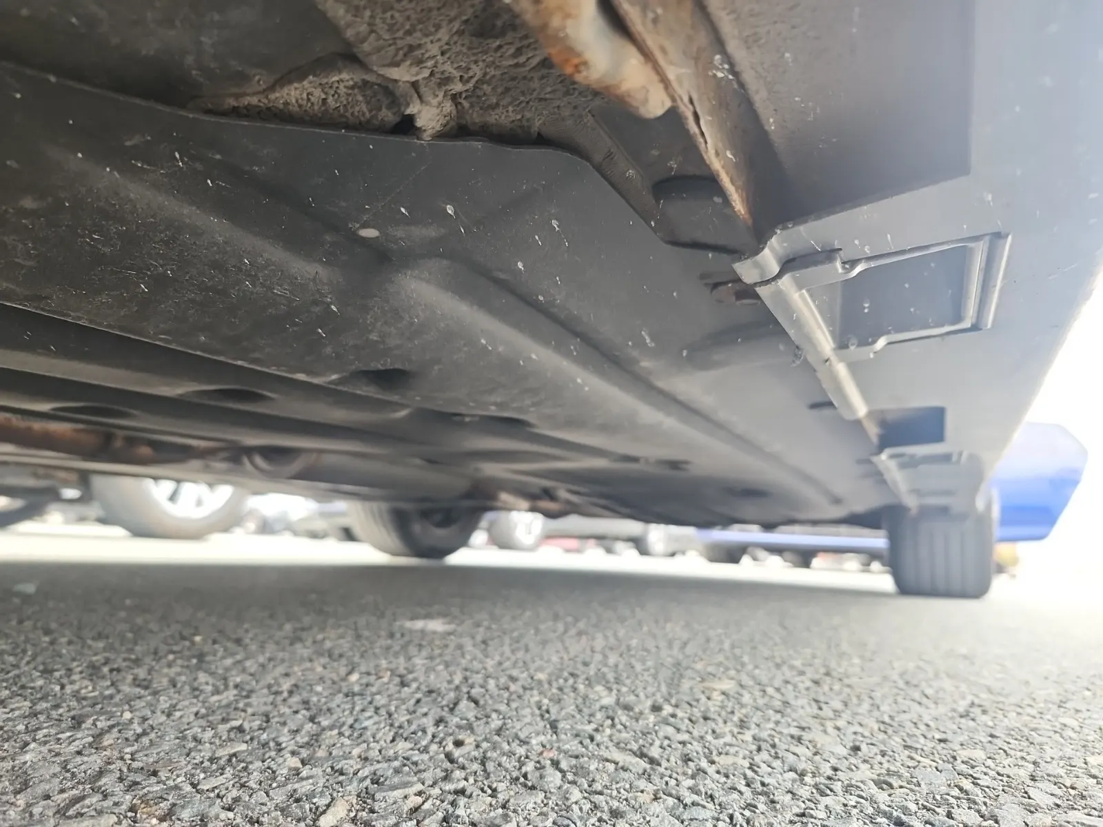 Undercarriage - Driver Photo